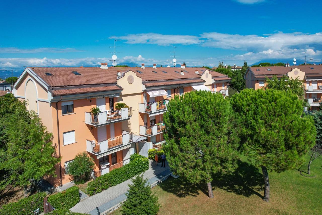 Radi Appartament - Gardacase Net Sirmione Exterior photo