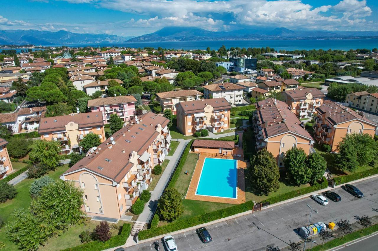 Radi Appartament - Gardacase Net Sirmione Exterior photo