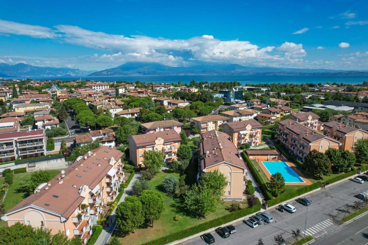 Radi Appartament - Gardacase Net Sirmione Exterior photo